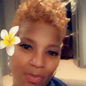 Meet your Posher, Taunja